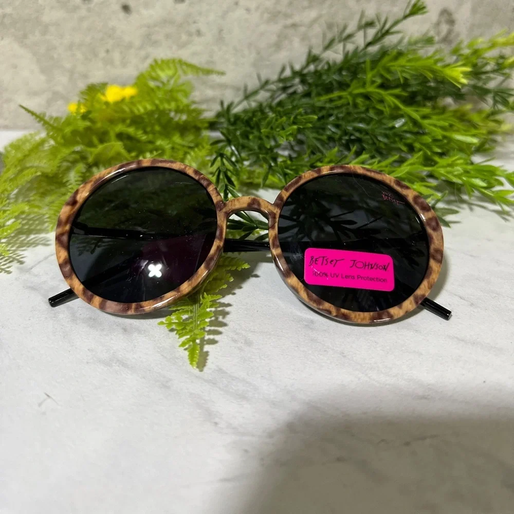 Betsey Johnson animal print circle frame